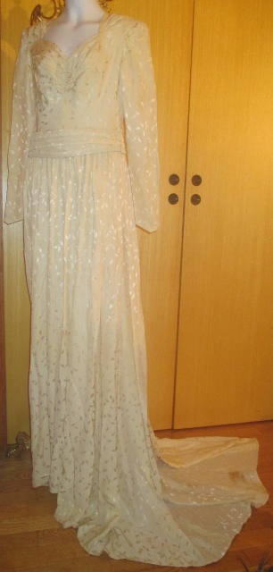 xxM1008M A9S Wedding dress from 1946